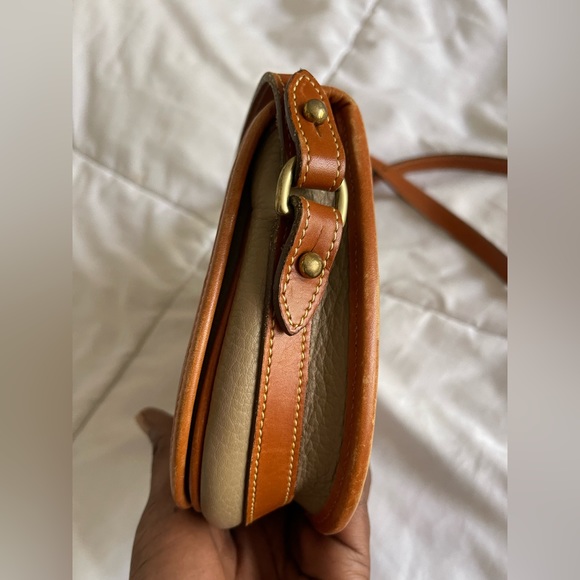 EUC Vintage Dooney & Bourke arrow head crossbody bag - Picture 7 of 12